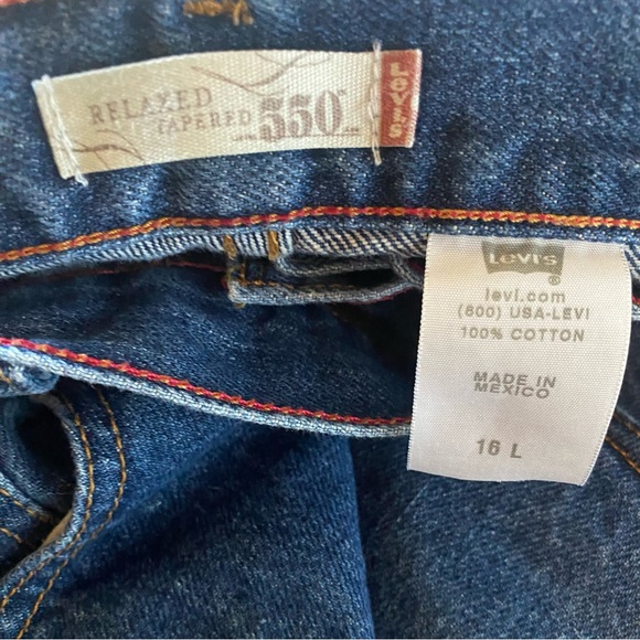 Vintage Levi’s 550 Relaxed Tapered jeans - Picture 3 of 5